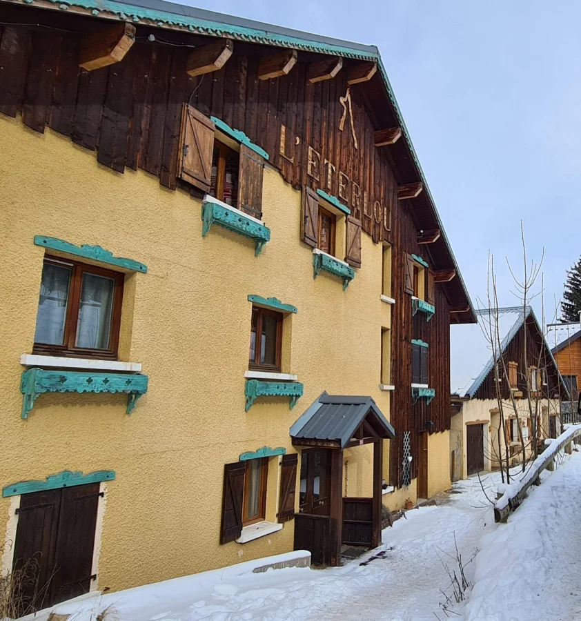immeuble Eterlou entrée hiver neige
