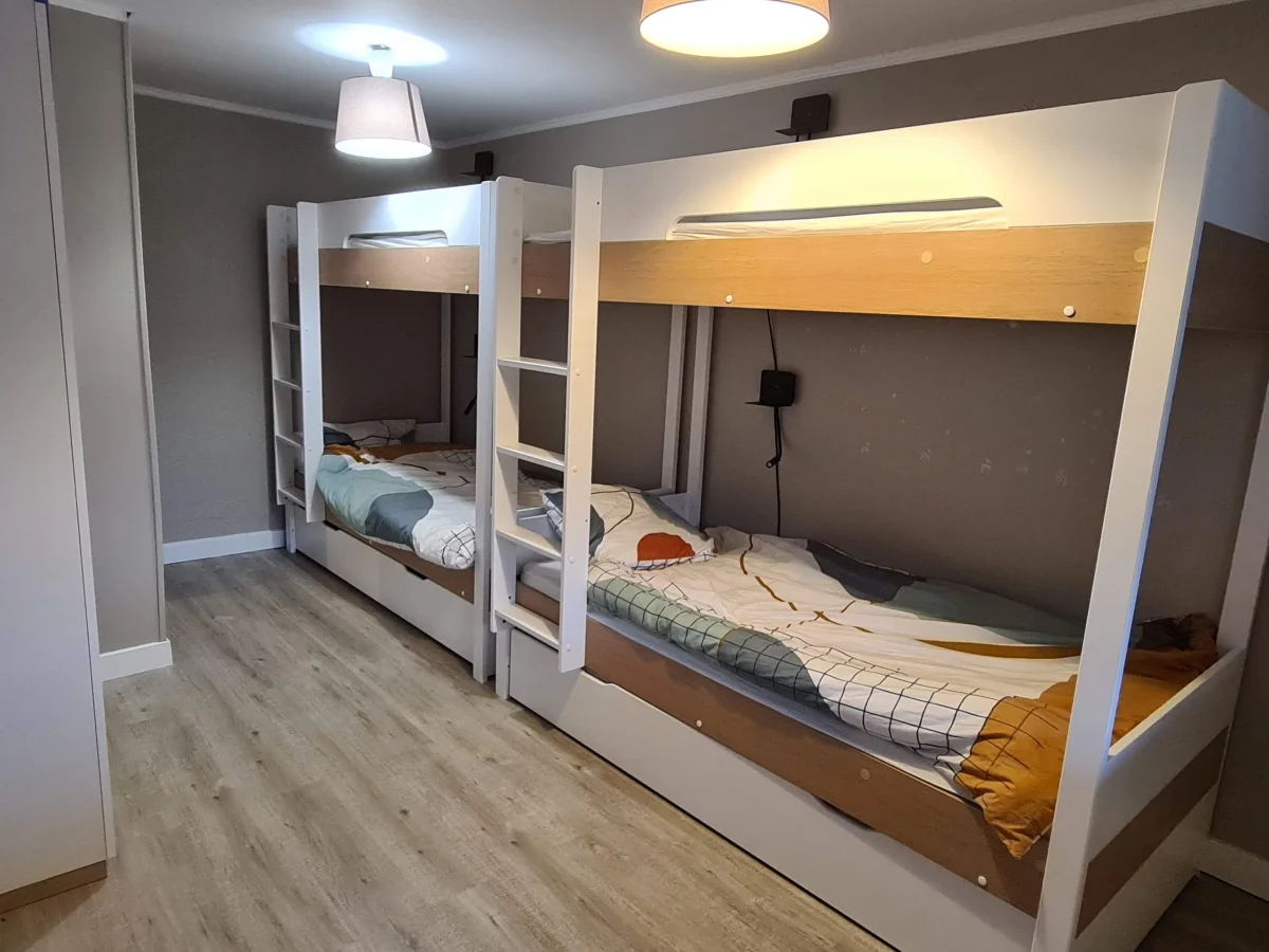 chambre 5 personnes 5 lits 90x200