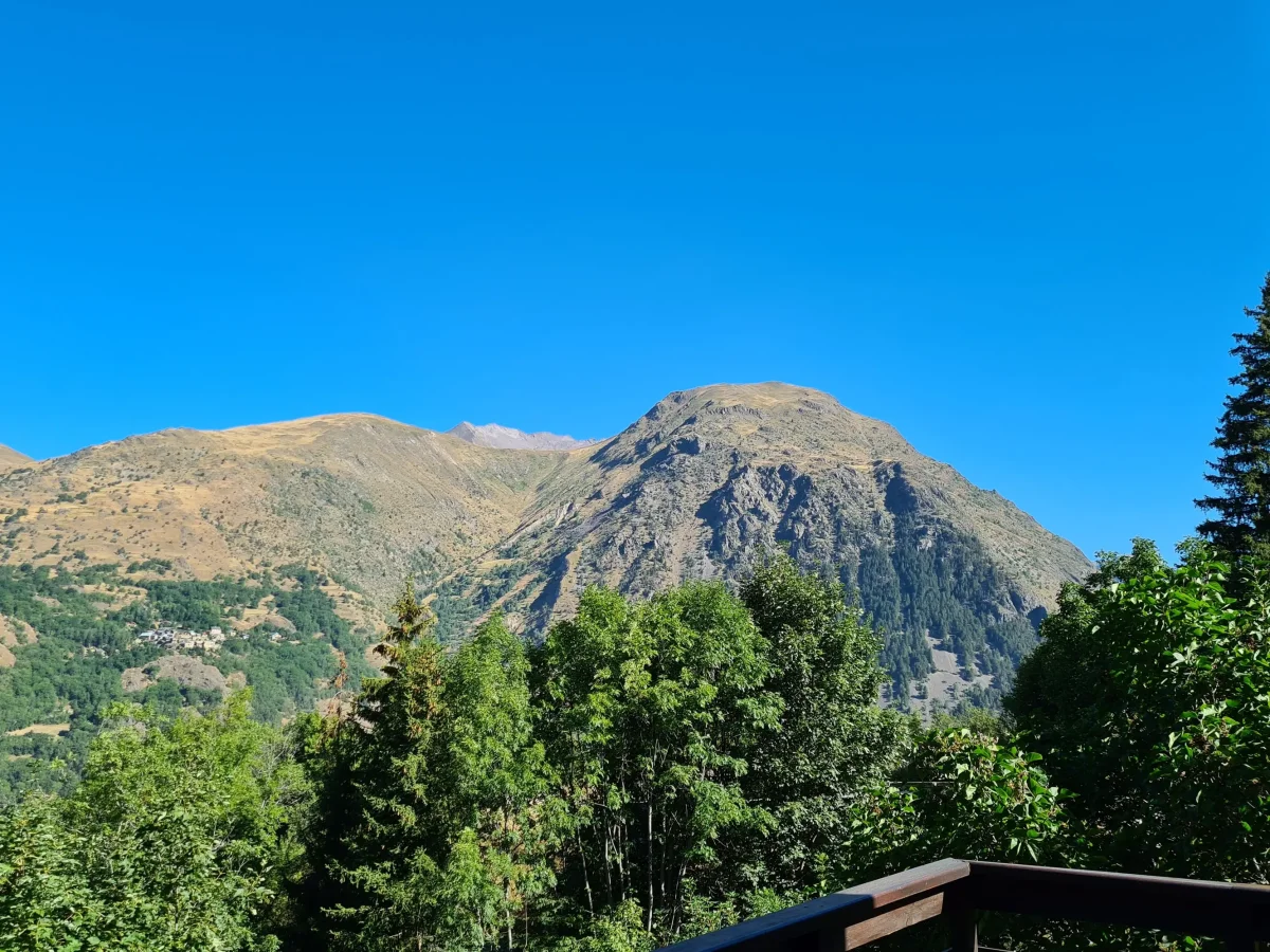 🏔️ La Croix de Cassini : Le belvédère panoramique (avec vue sur l'appartement !)