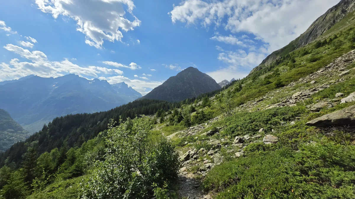 🏔️ Le Tour du Refuge de l'Alpe du Pin par le Vallon de la Mariande : Randonnée sauvage dans le Vénéon