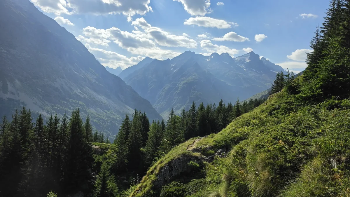🏔️ Le Tour du Refuge de l'Alpe du Pin par le Vallon de la Mariande : Randonnée sauvage dans le Vénéon