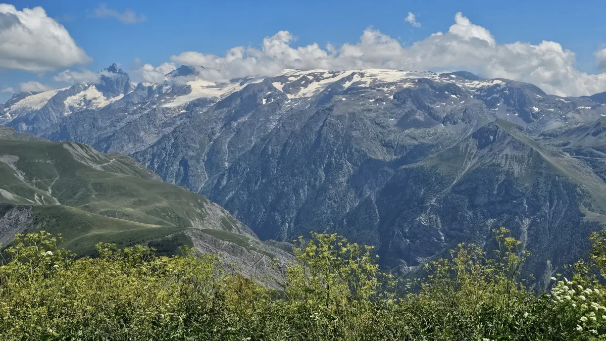 🏔️ La Croix de Cassini : Le belvédère panoramique (avec vue sur l'appartement !)